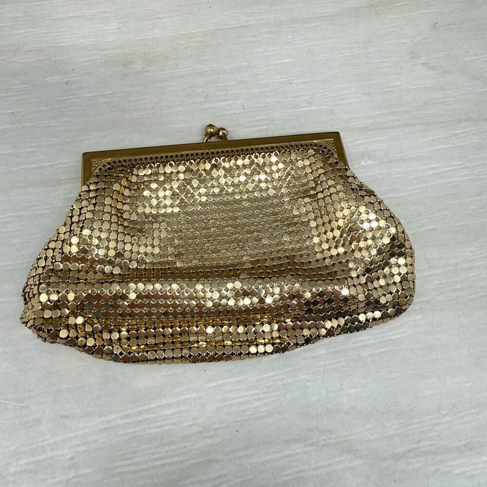 Vintage Whiting & Davis Gold Tone Metal Mesh Coin Purse Kiss Lock 2690